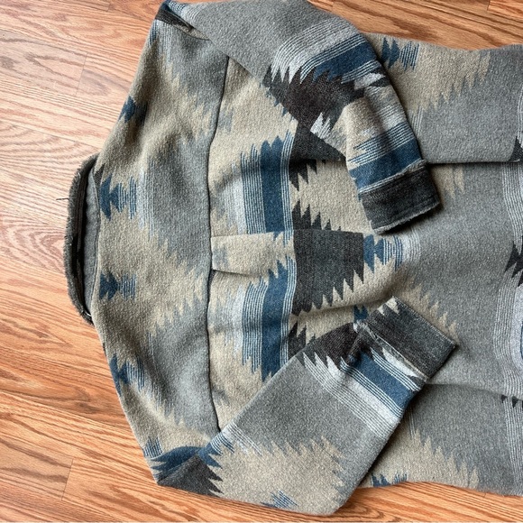 Aztec Patterned Button-Up Jacket - Picture 5 of 5